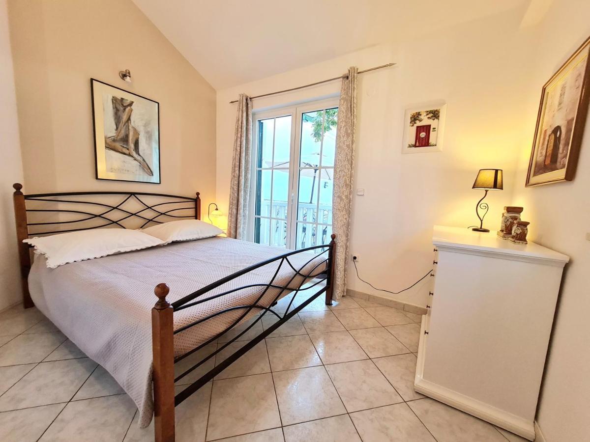 Apartment Ivana Borak Omiš Eksteriør billede