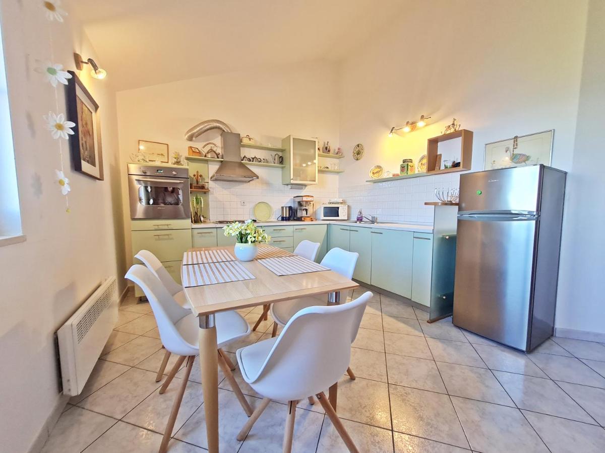 Apartment Ivana Borak Omiš Eksteriør billede