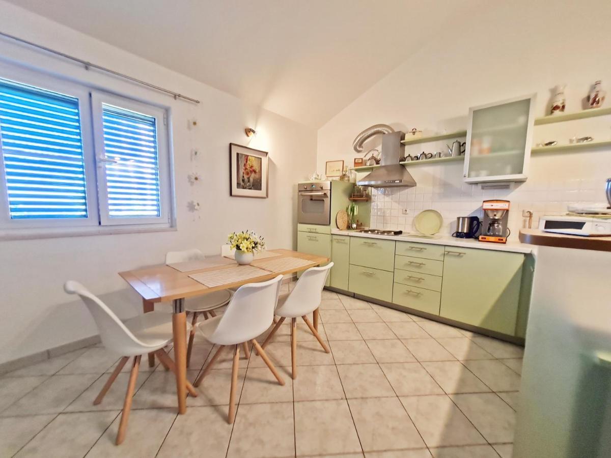Apartment Ivana Borak Omiš Eksteriør billede